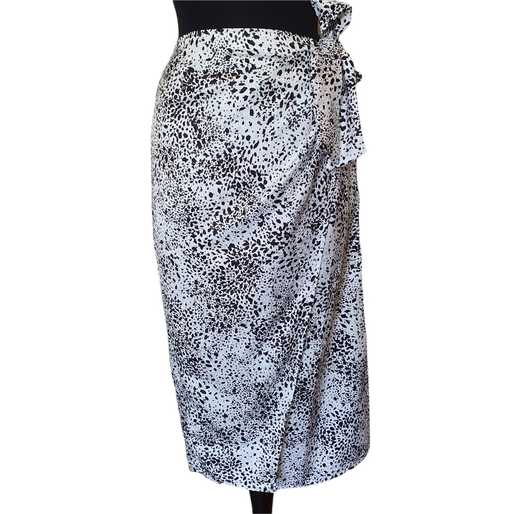 Satin midi black and white skirt